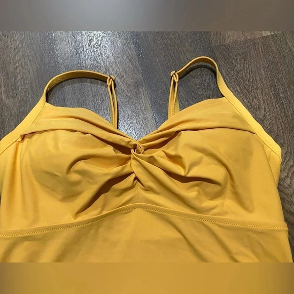 Athleta Twist Up Tankini Top Swim Strappy Size 36 D/DD Underwire Mustard yellow - Picture 3 of 10